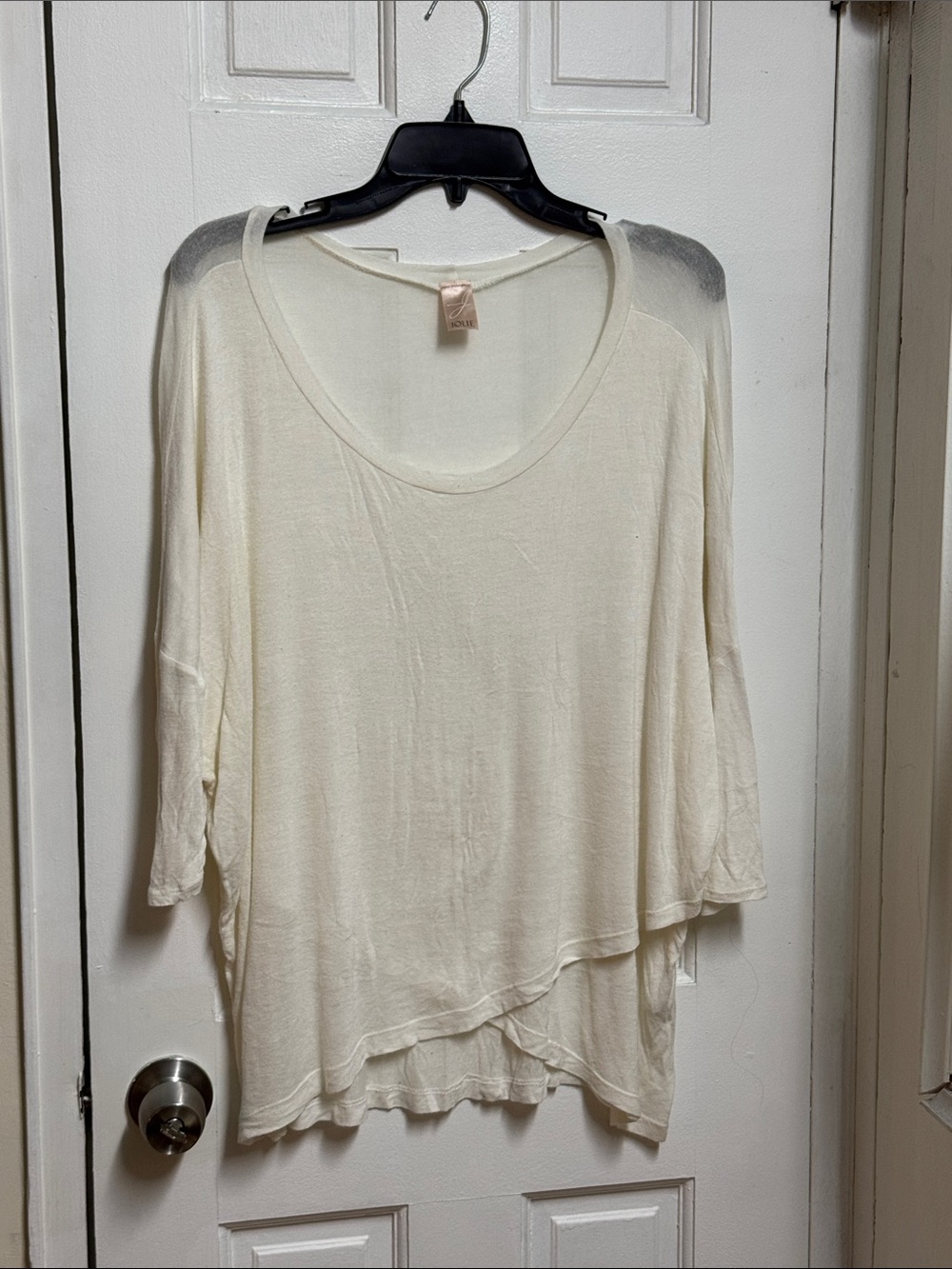 Jolie Cream Scoop Neck asymmetrical
